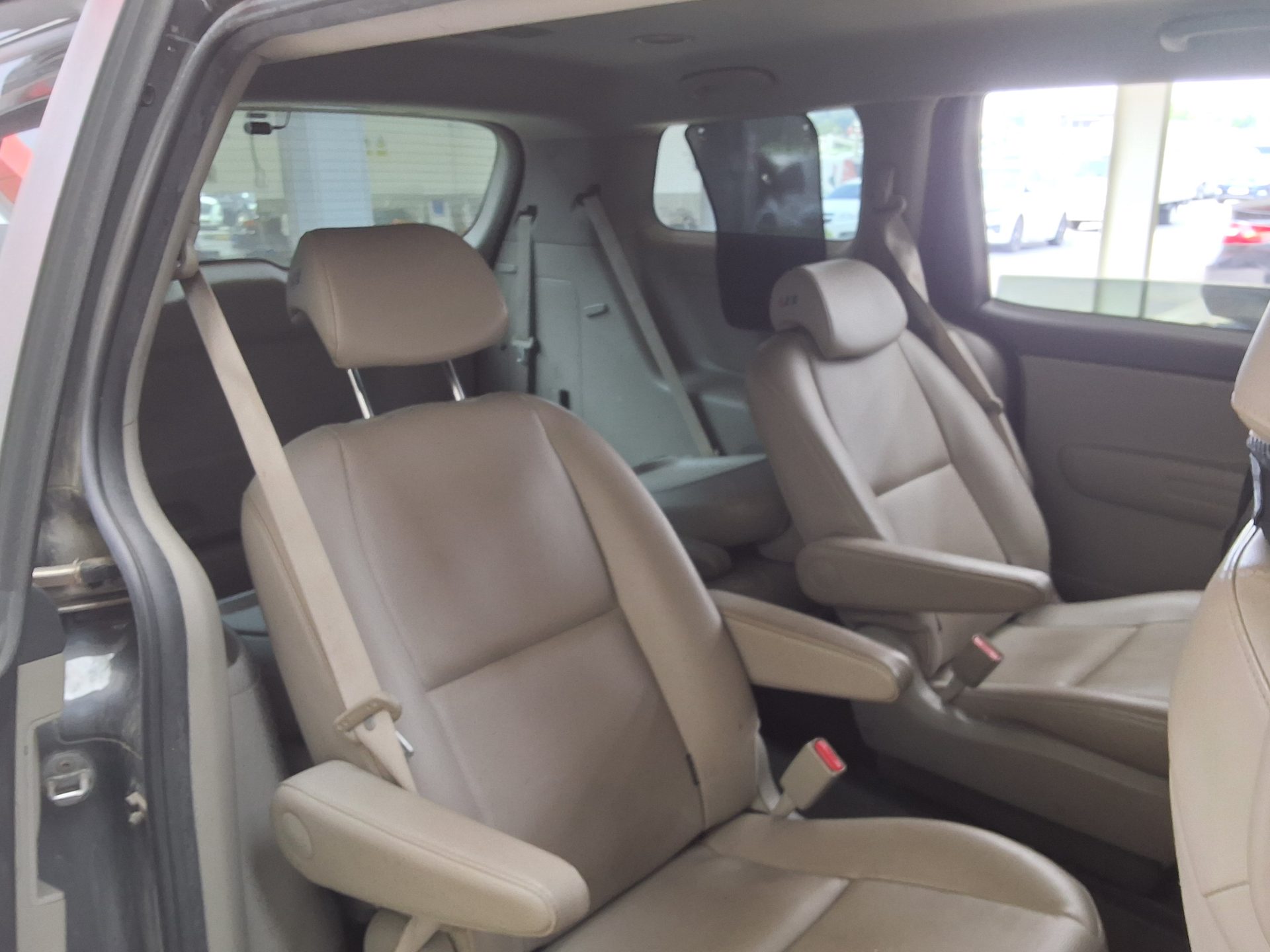 2016 - kia carnival
