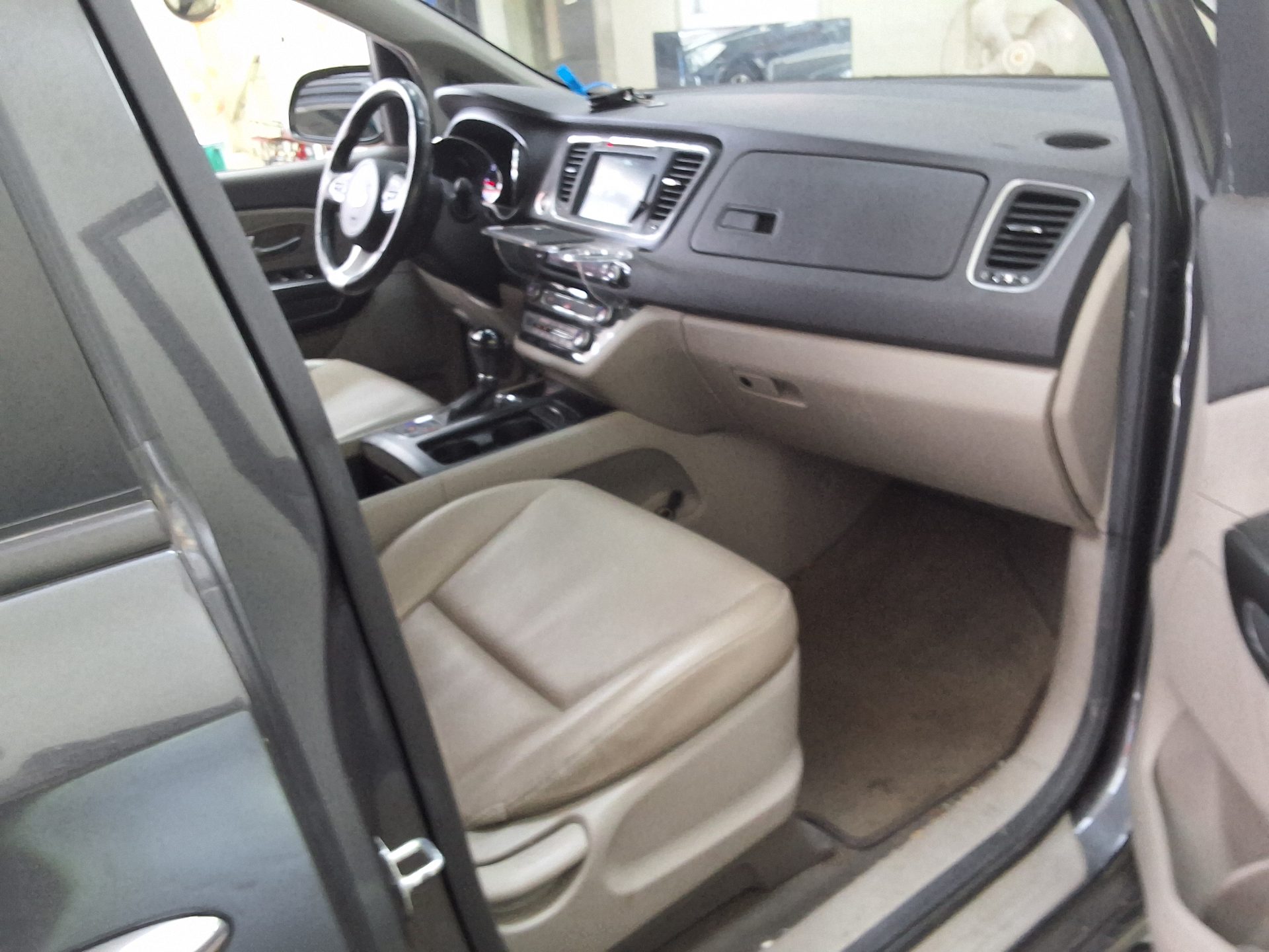 2016 - kia carnival