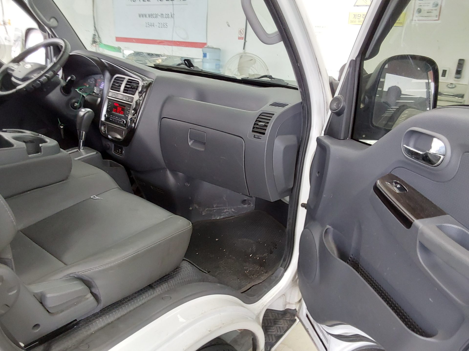2017 - kia bongo