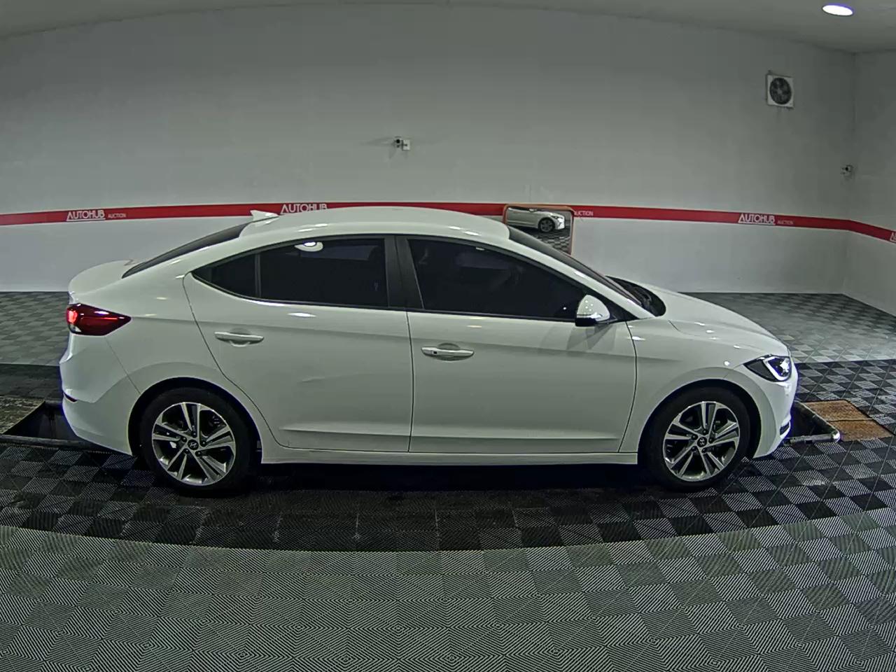 2018 - hyundai avante
