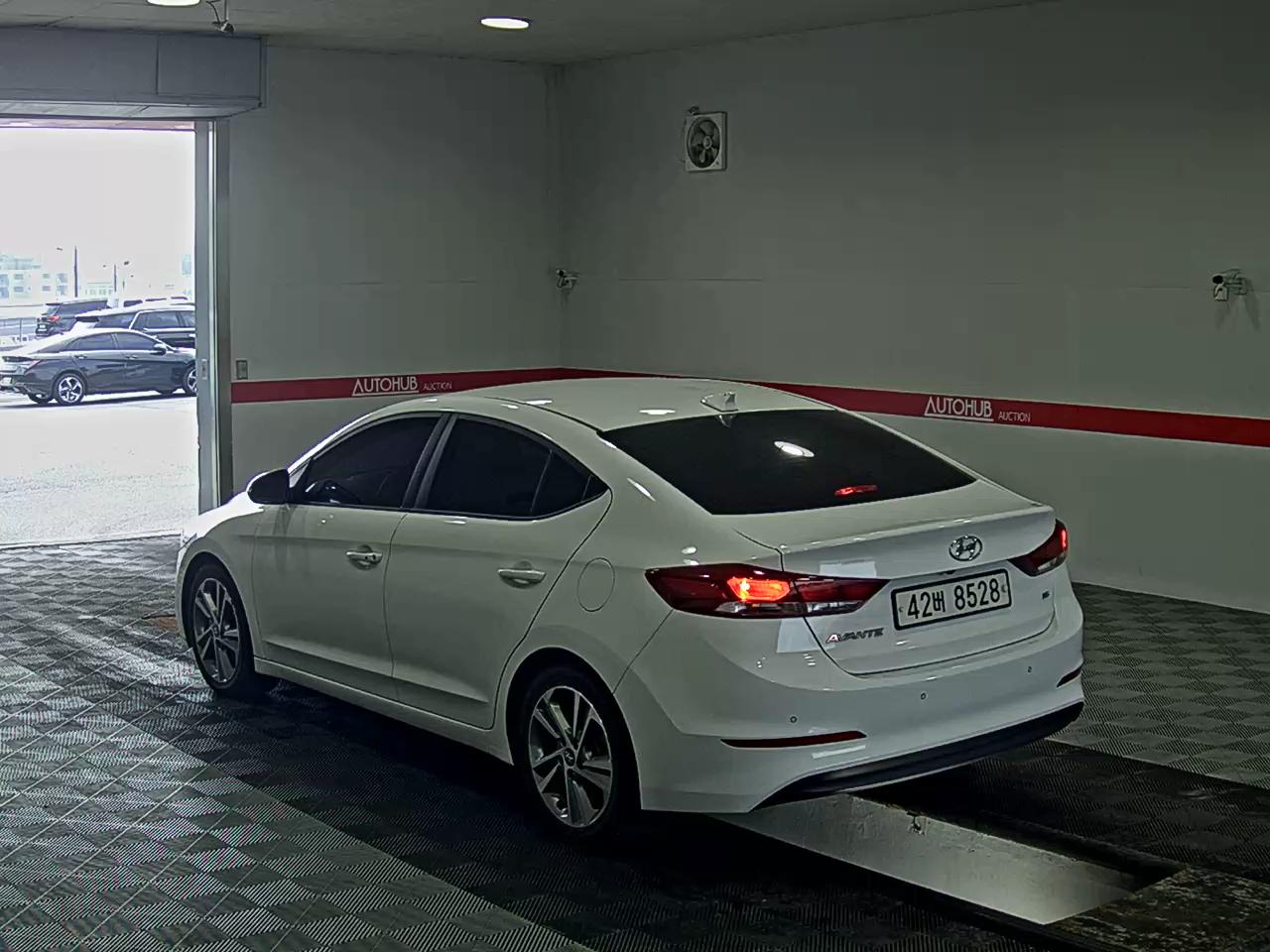 2018 - hyundai avante