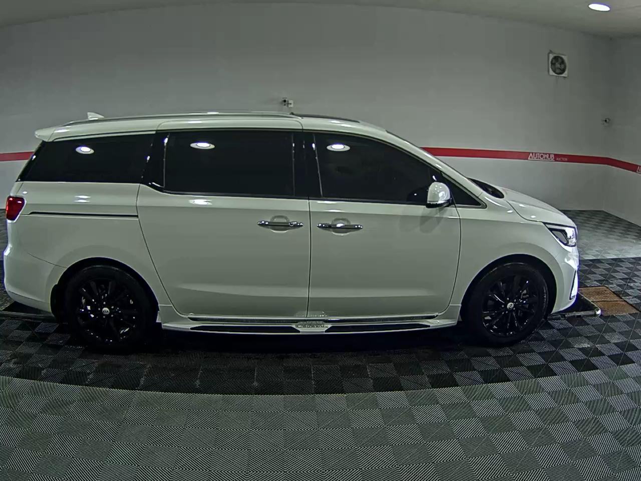 2020 - kia carnival