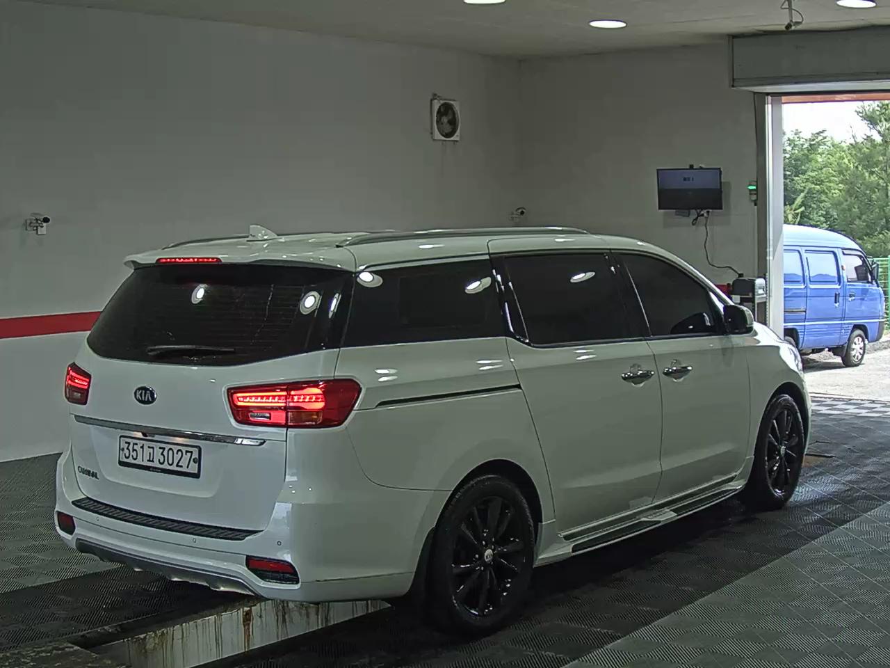 2020 - kia carnival