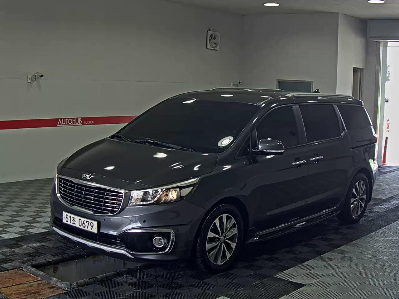 KIA CARNIVAL