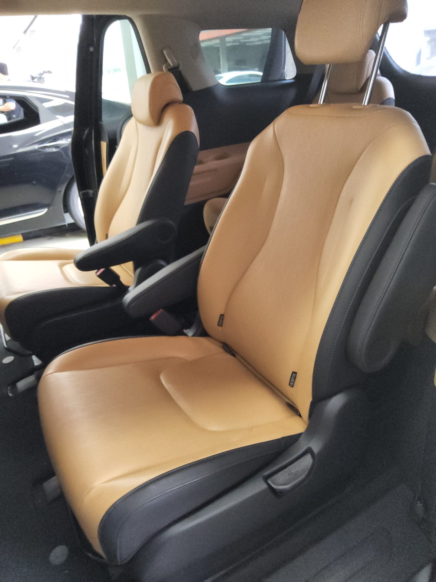 2023 - kia carnival