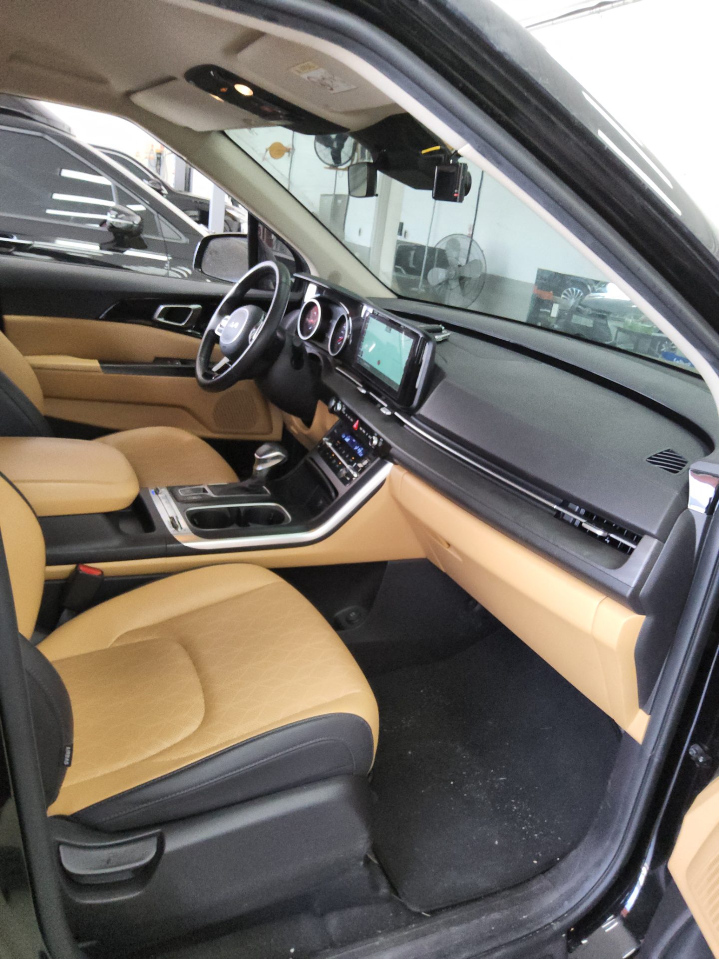2023 - kia carnival