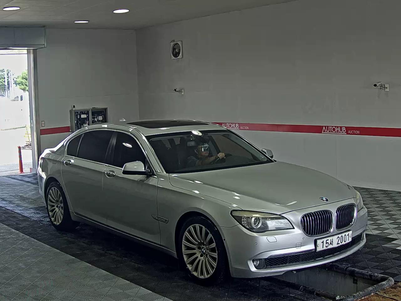2010 - bmw m7