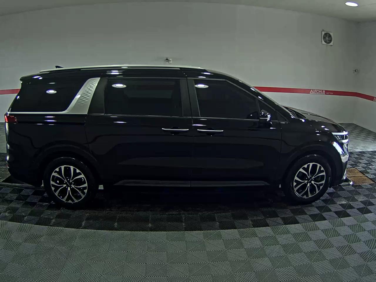 2023 - kia carnival