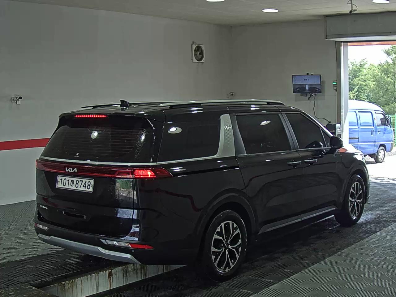 2023 - kia carnival
