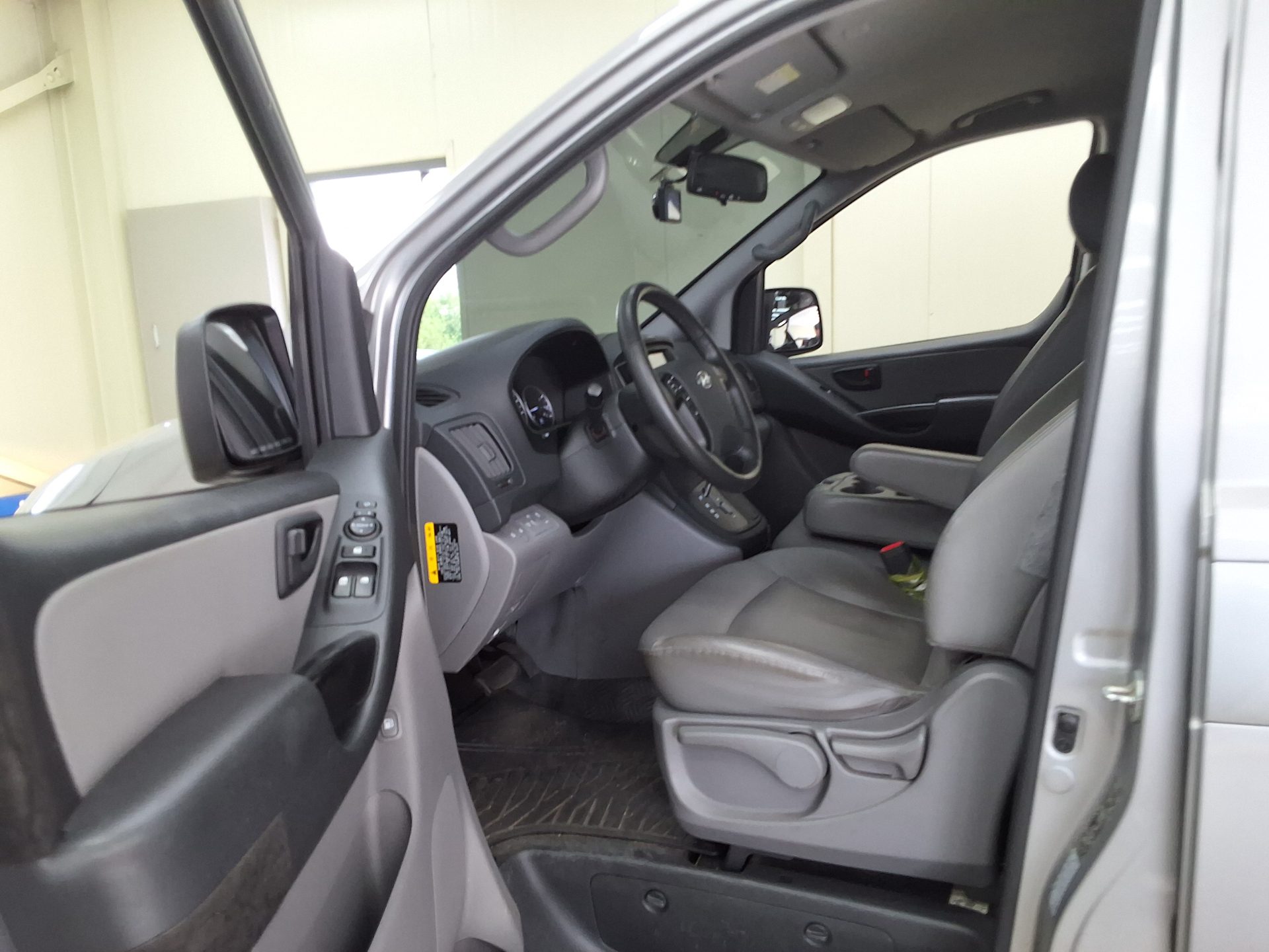 2019 - hyundai grand starex