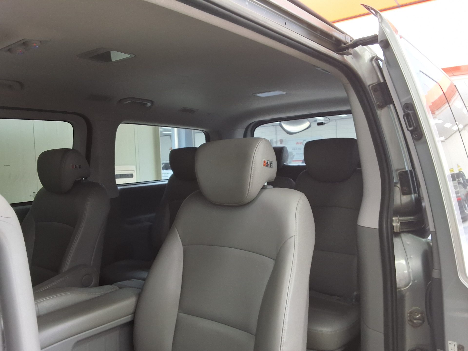 2019 - hyundai grand starex