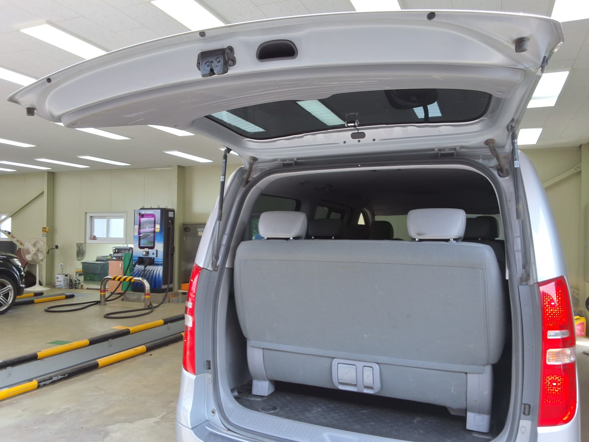 2019 - hyundai grand starex