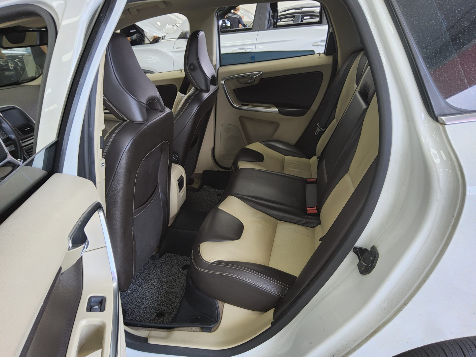 2012 - volvo xc60