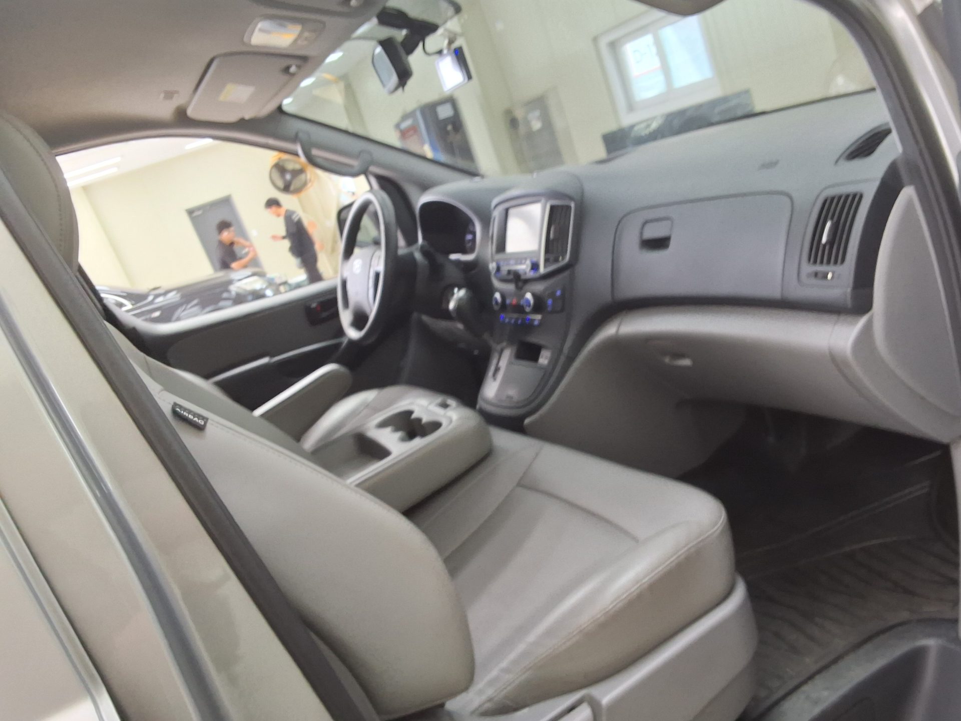2019 - hyundai grand starex