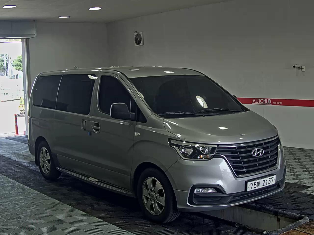 2019 - hyundai grand starex