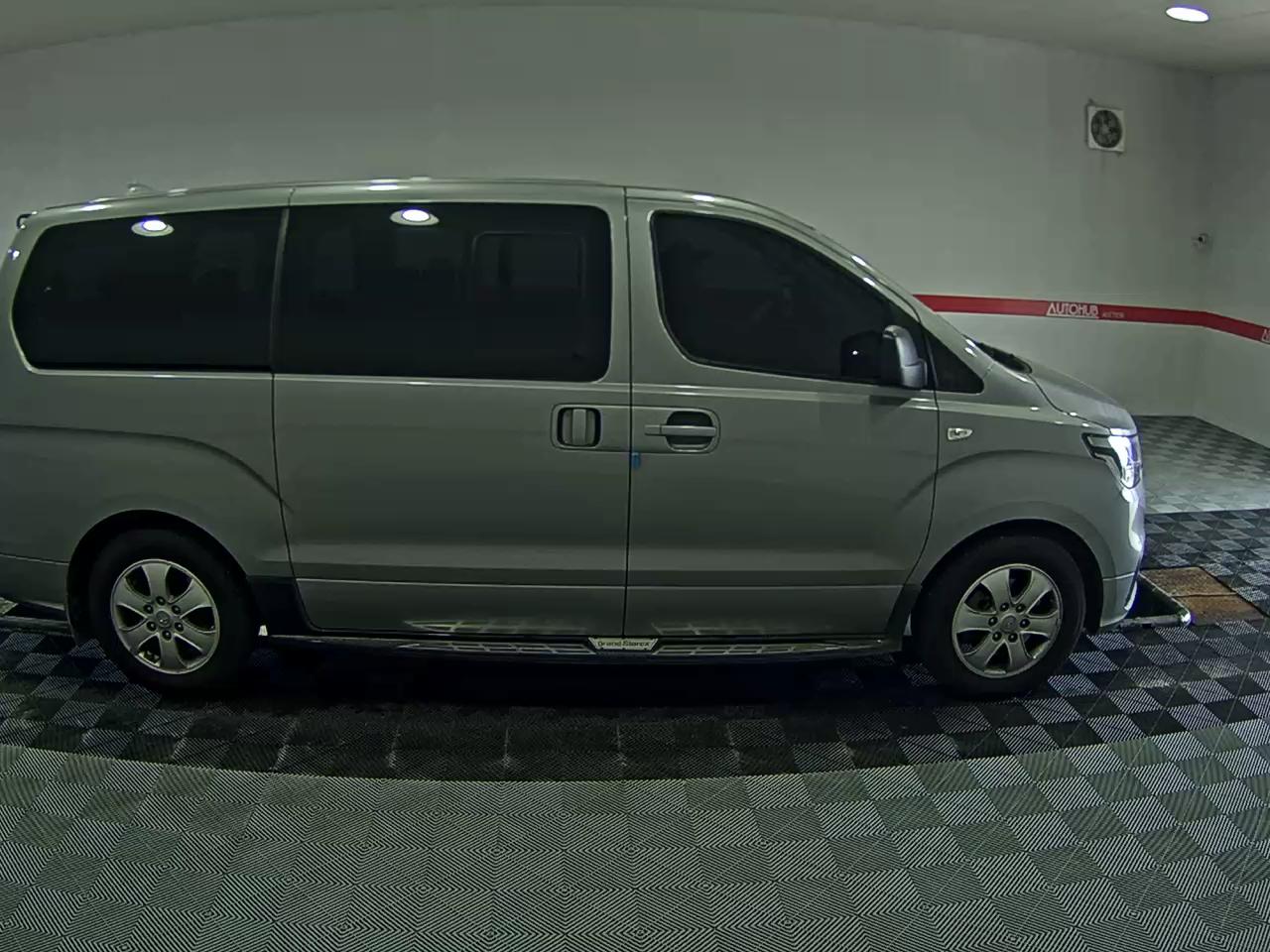 2019 - hyundai grand starex