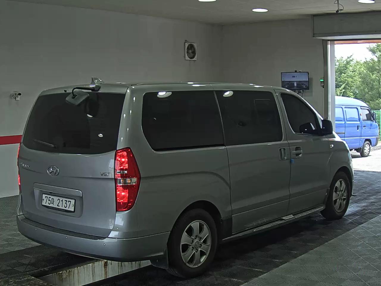 2019 - hyundai grand starex