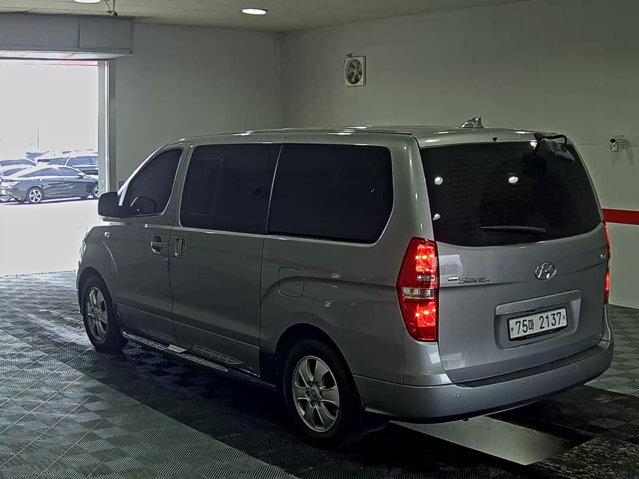 2019 - hyundai grand starex