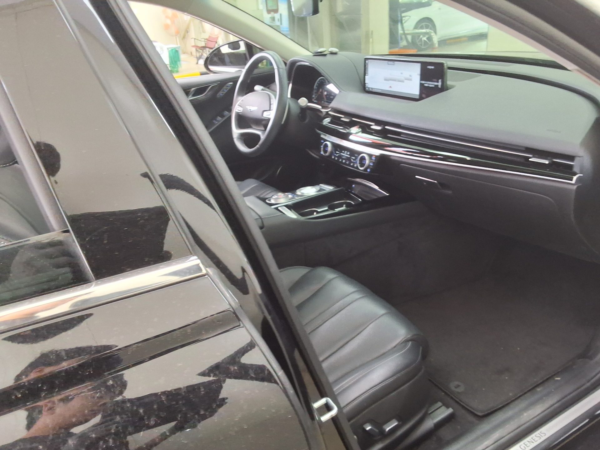 2022 - genesis g80