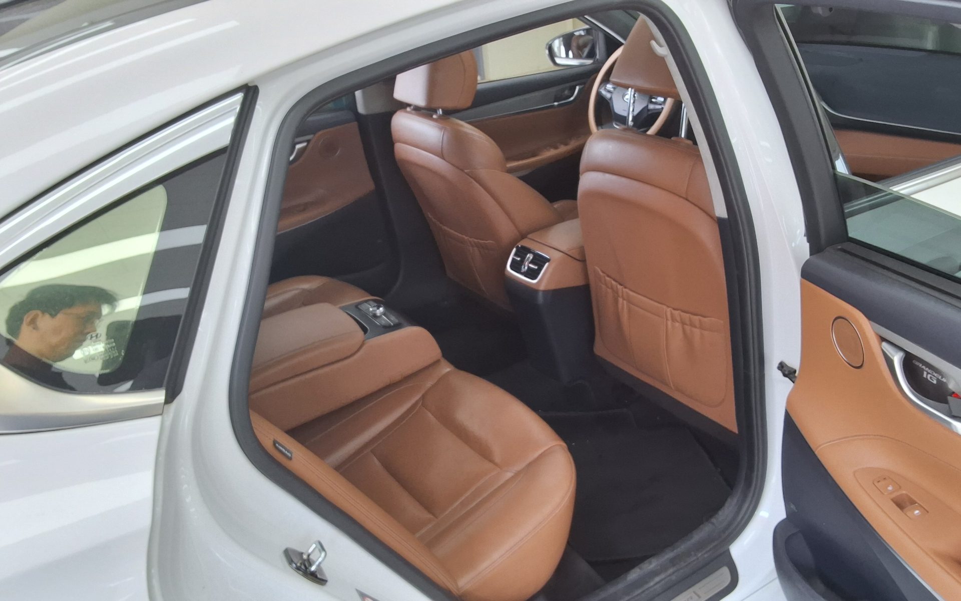 2018 - hyundai grandeur
