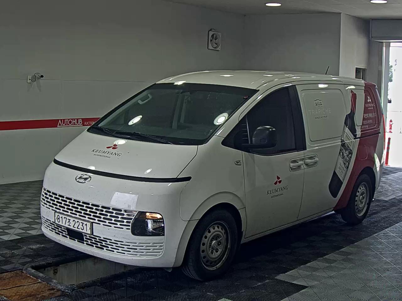 2022 - hyundai staria