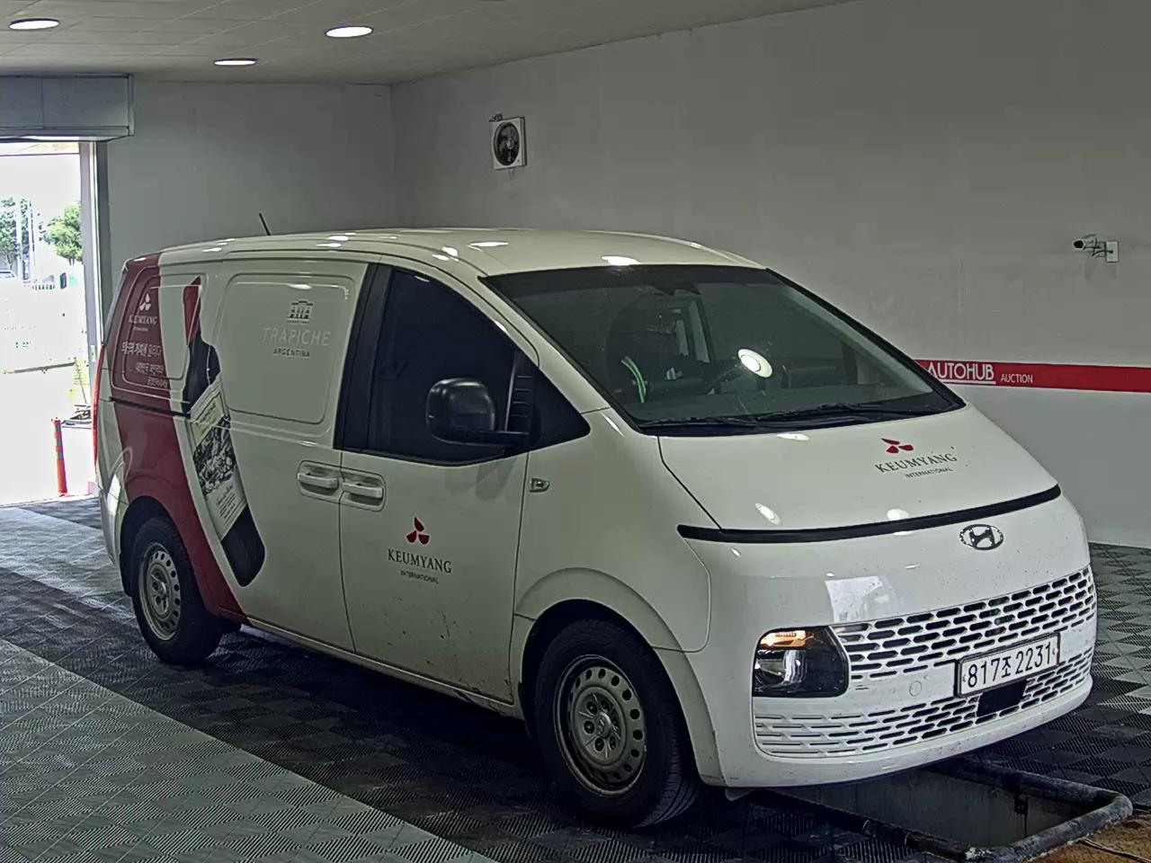 2022 - hyundai staria