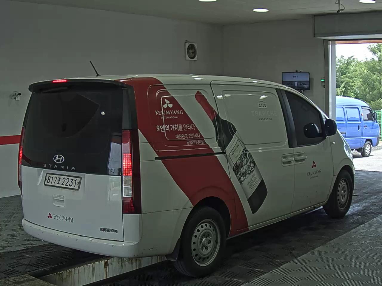 2022 - hyundai staria