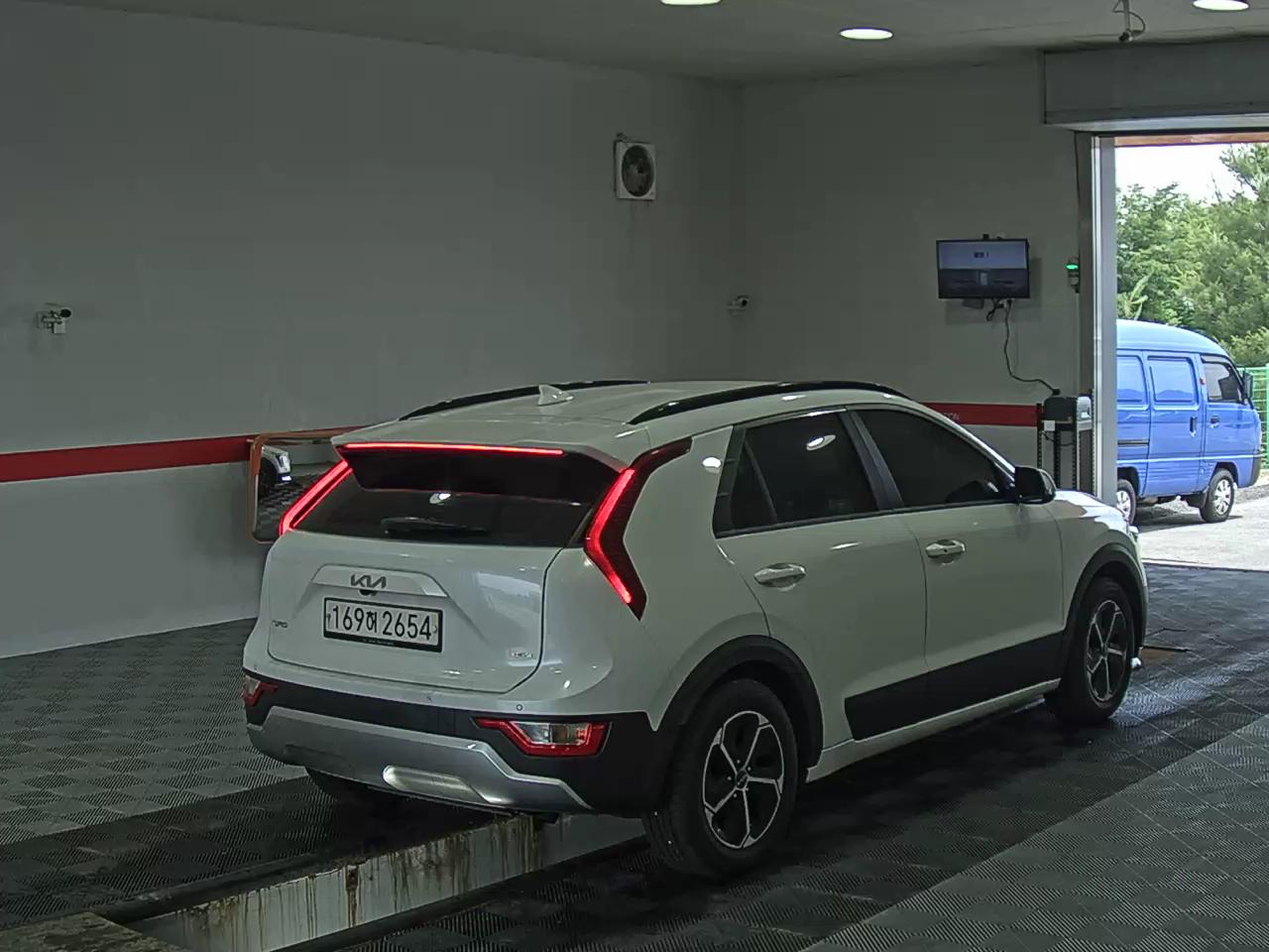 2022 - kia niro