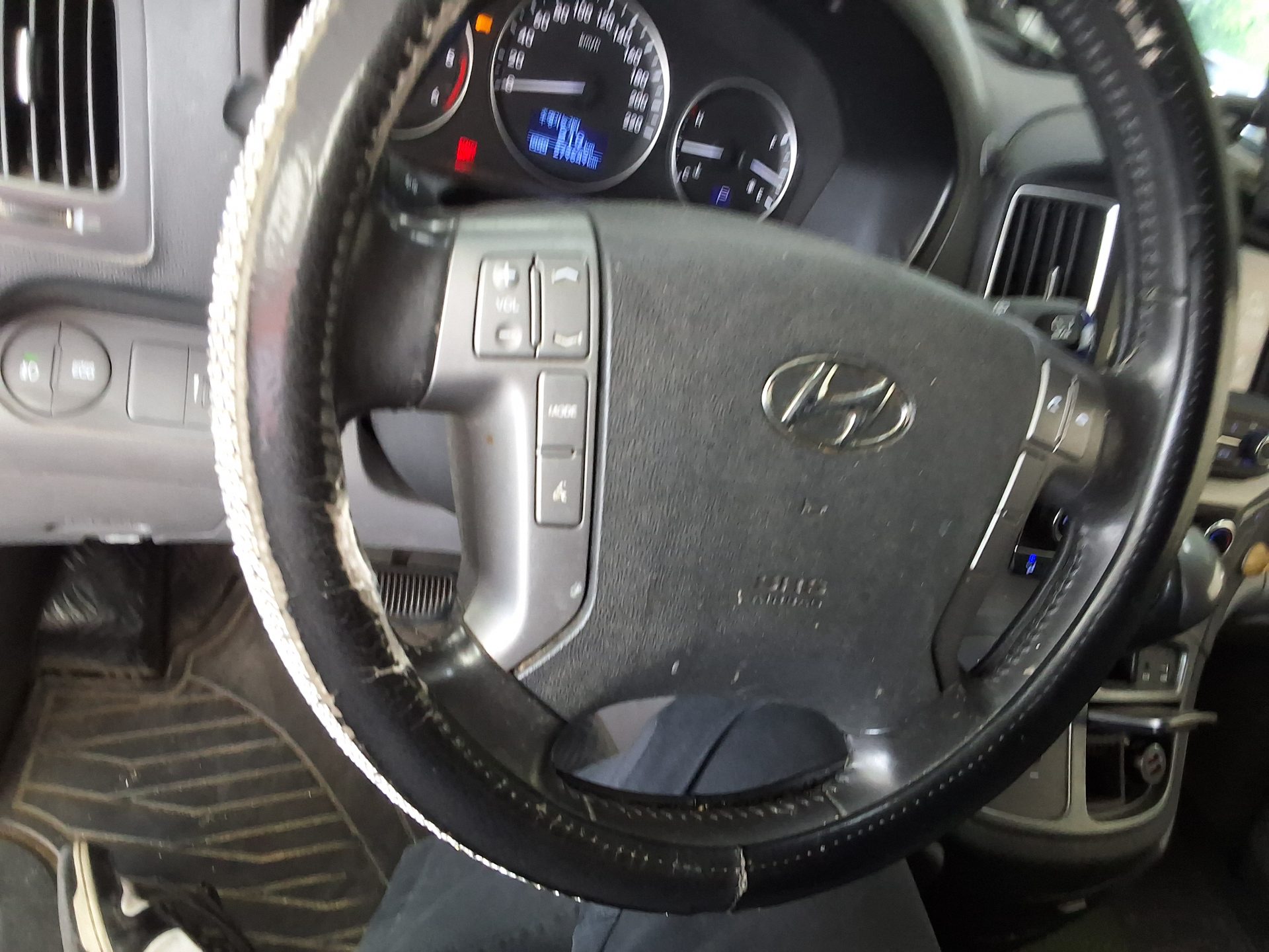 2021 - hyundai grand starex