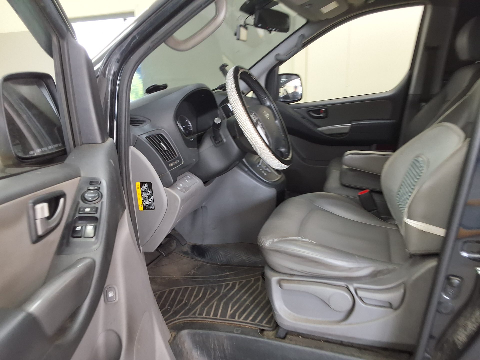 2021 - hyundai grand starex