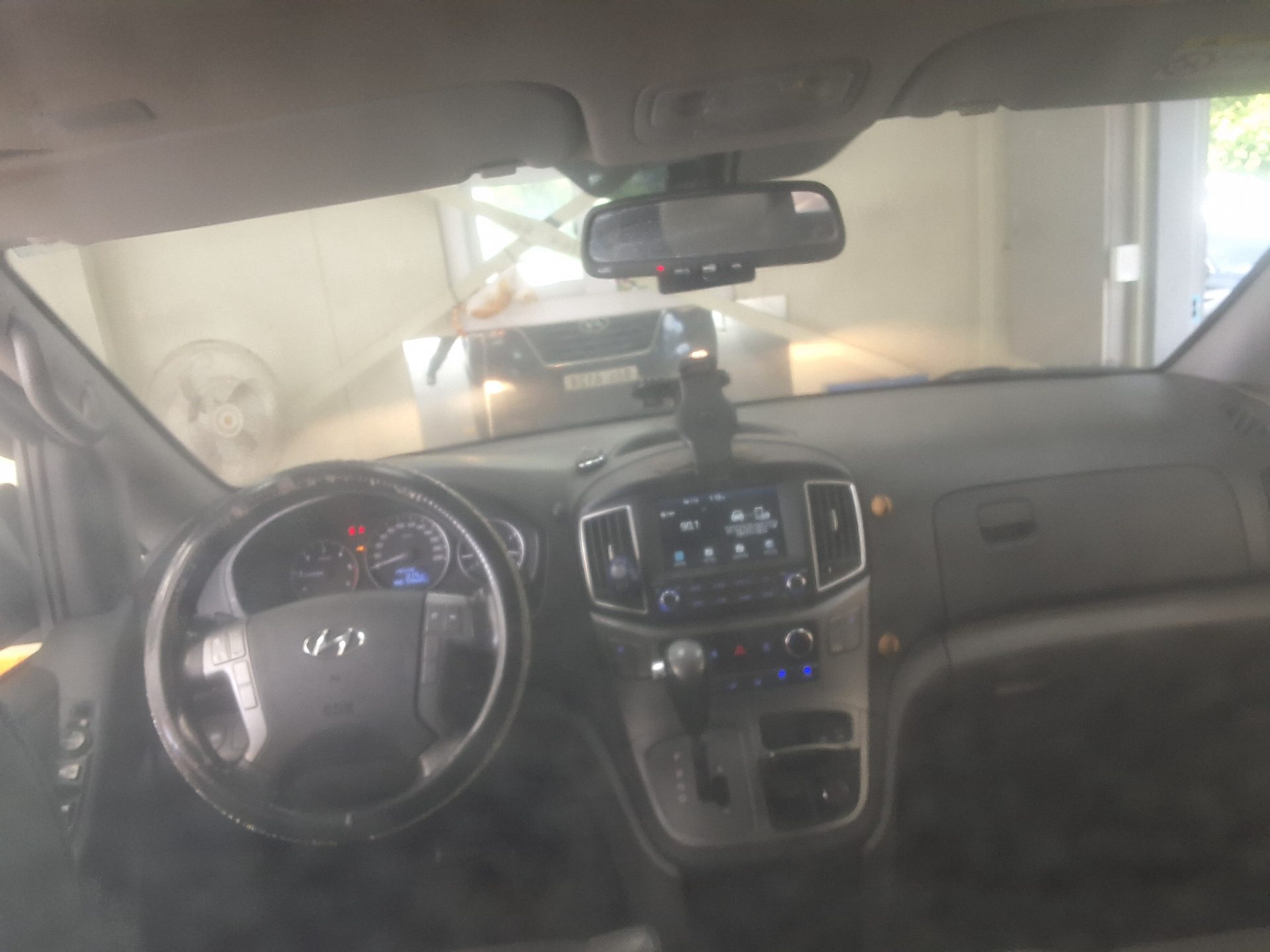 2021 - hyundai grand starex