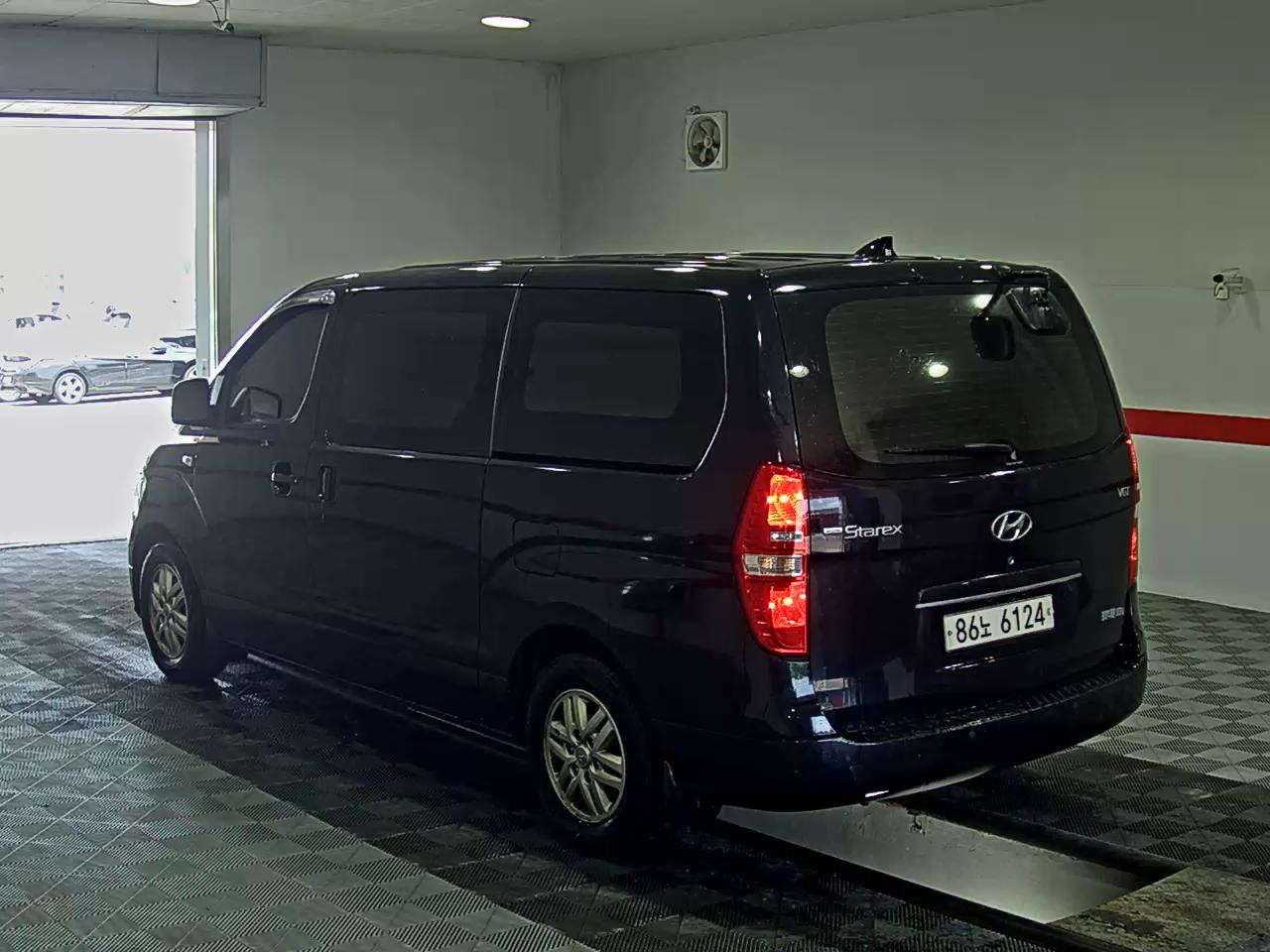 2021 - hyundai grand starex