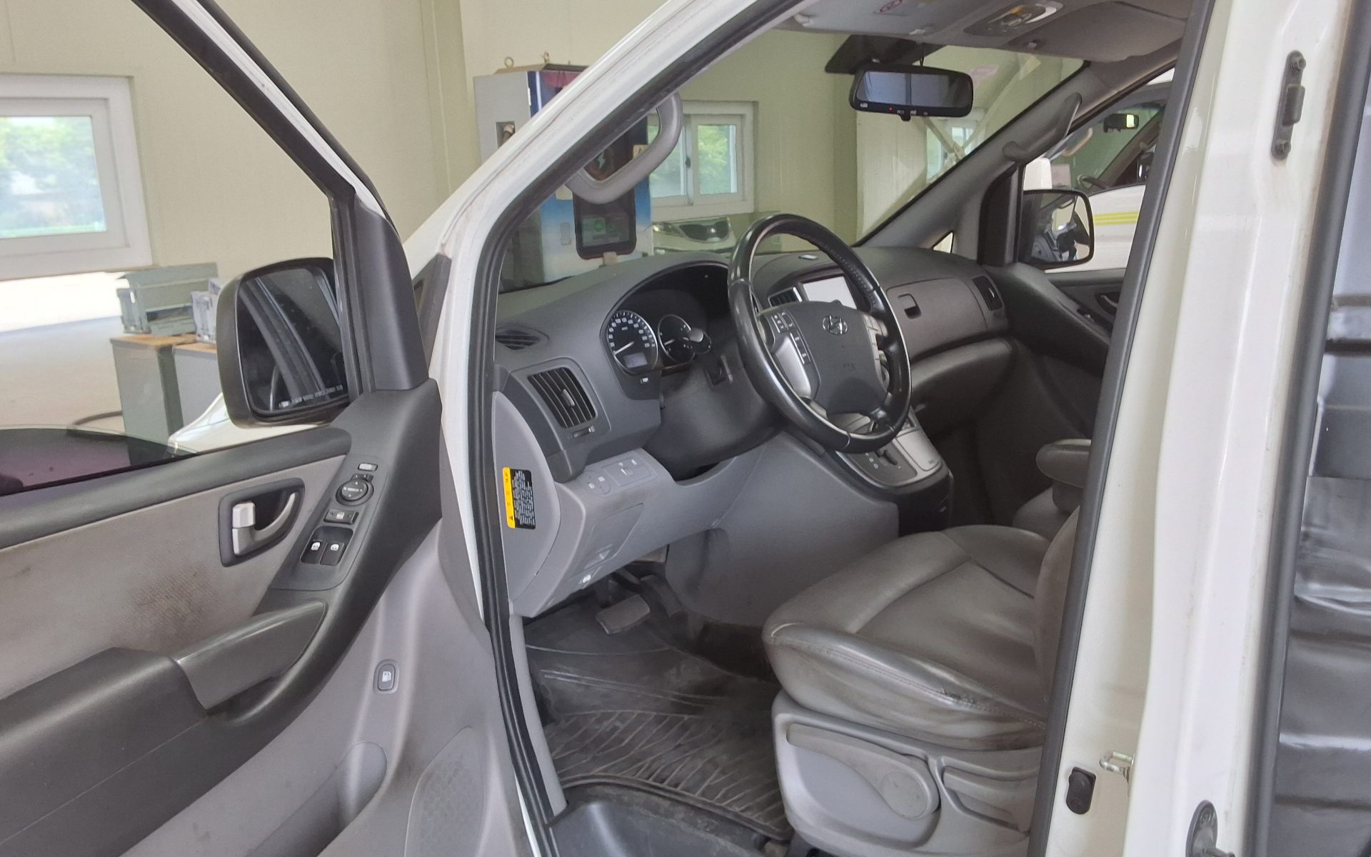 2019 - hyundai grand starex
