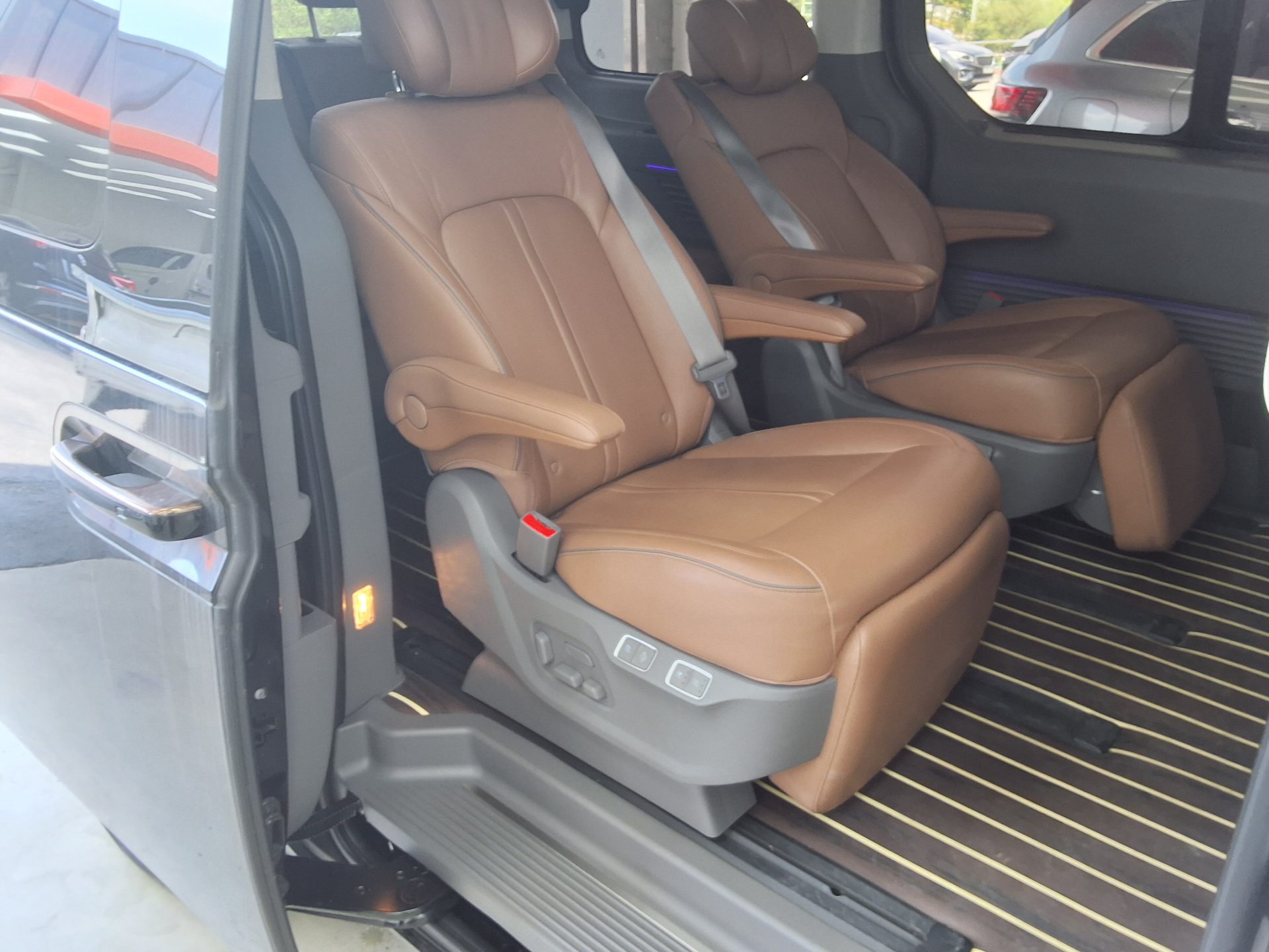 2025 - hyundai staria