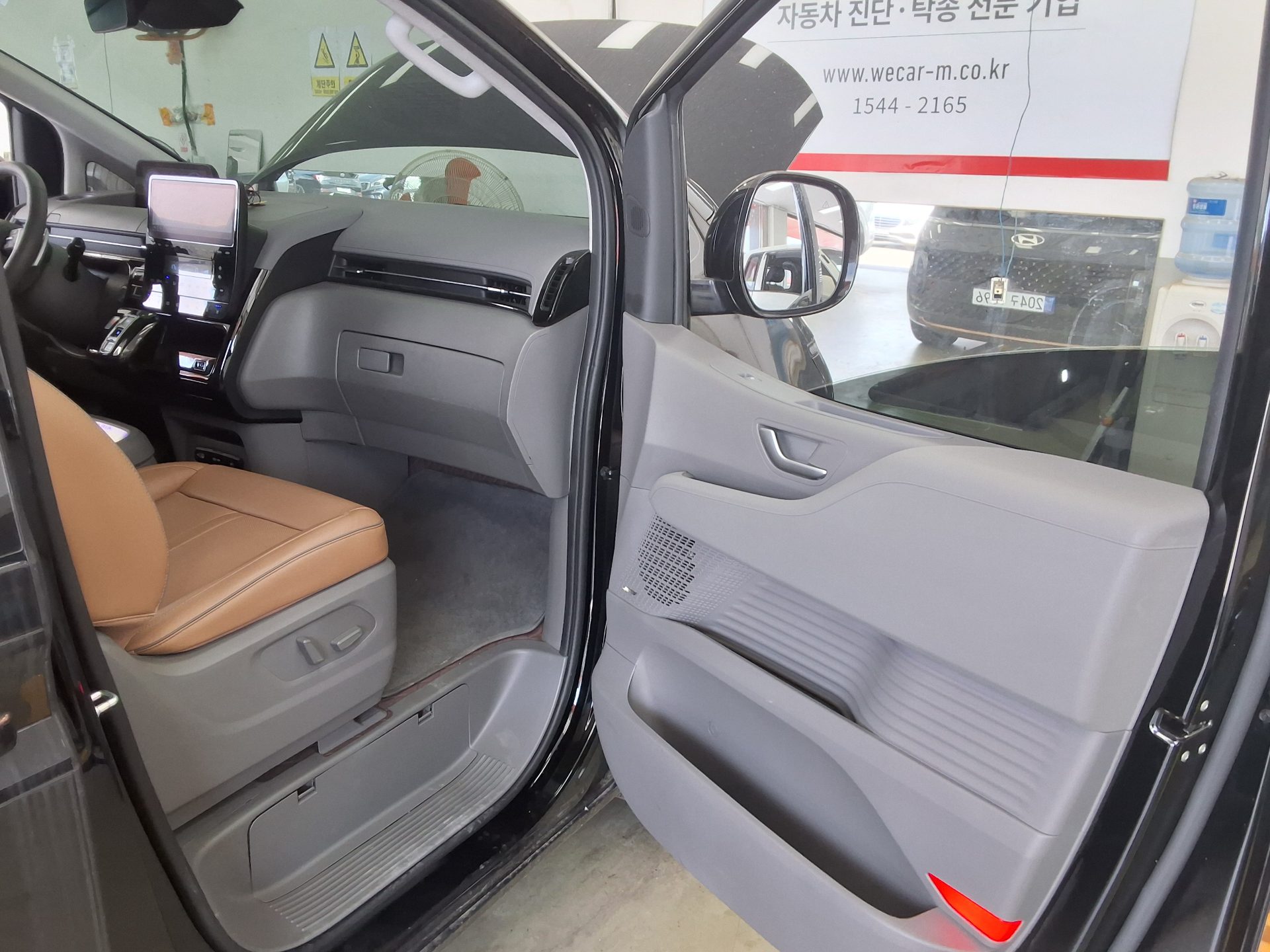 2025 - hyundai staria