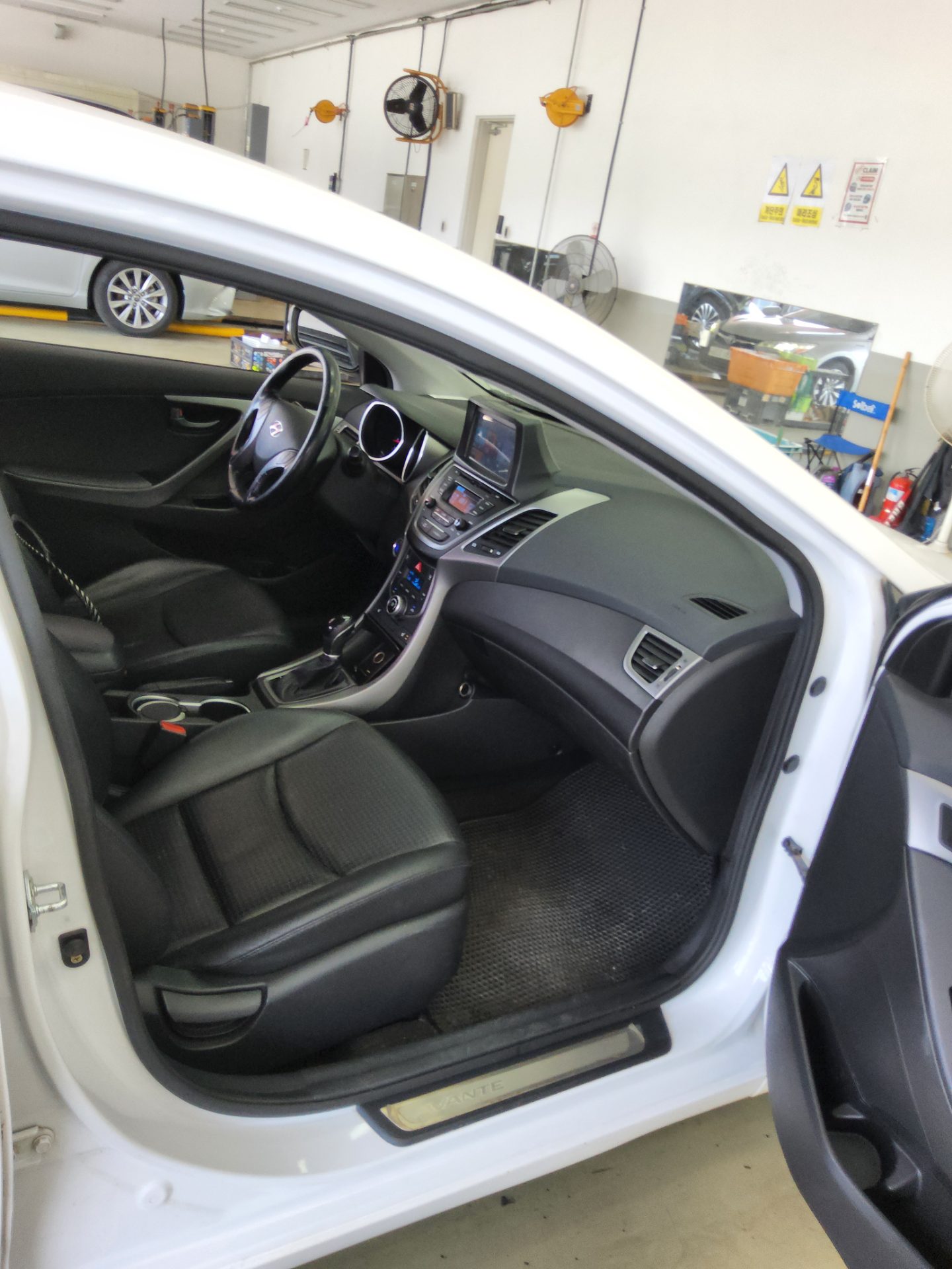 2015 - hyundai avante