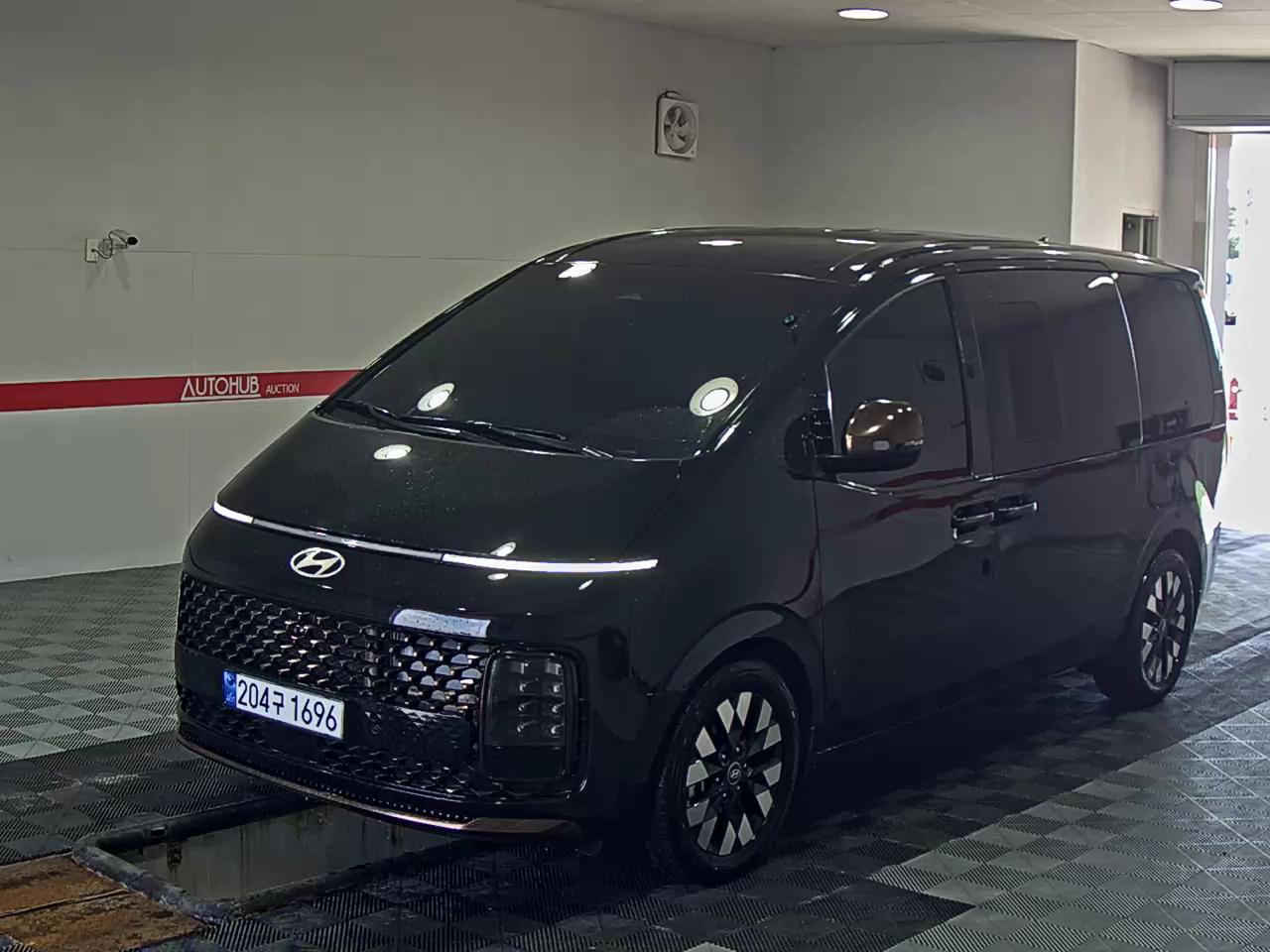 2025 - hyundai staria