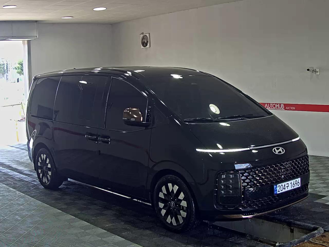 2025 - hyundai staria