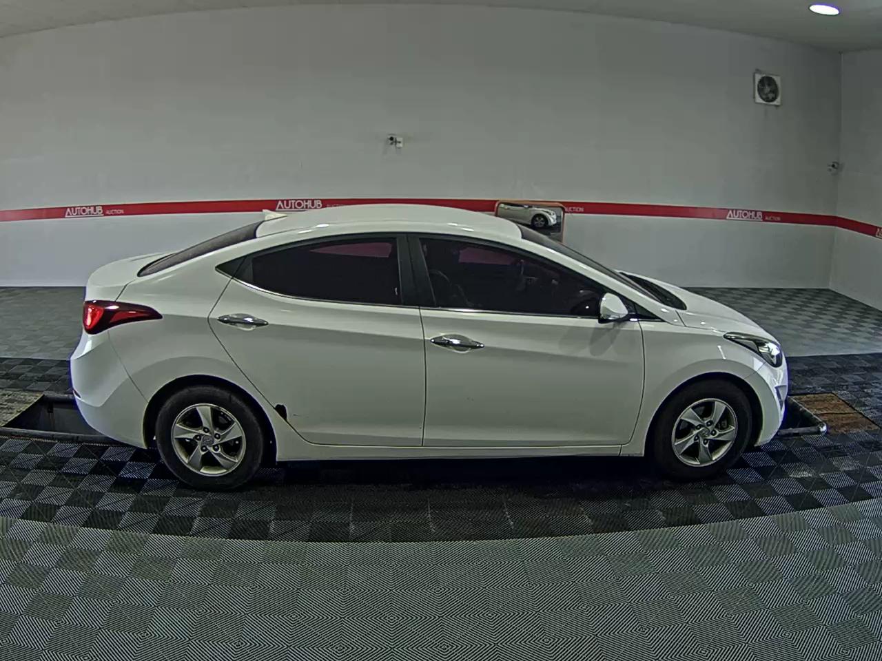 2015 - hyundai avante