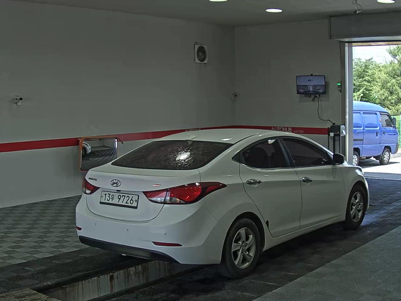 2015 - hyundai avante