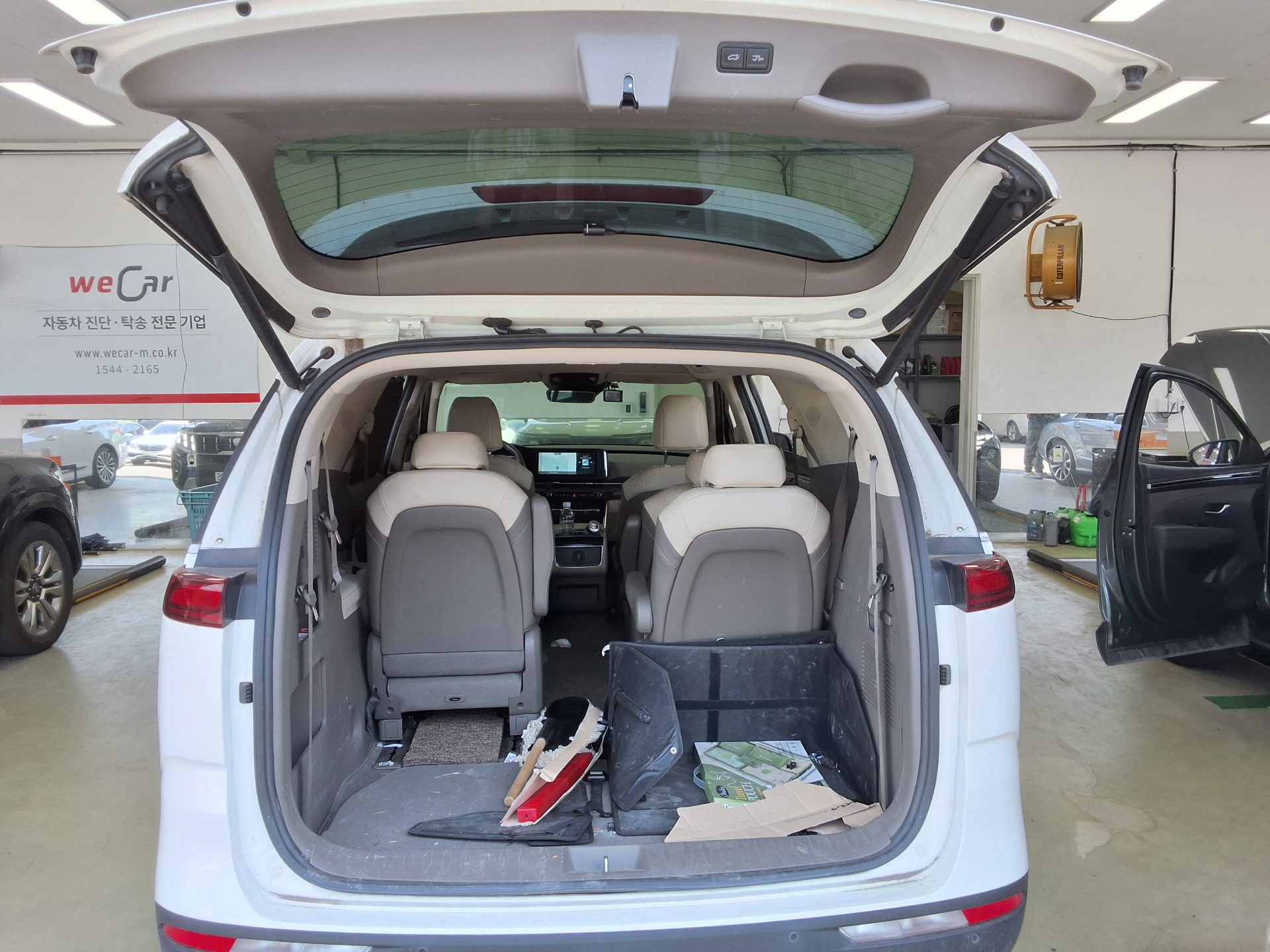 2023 - kia carnival