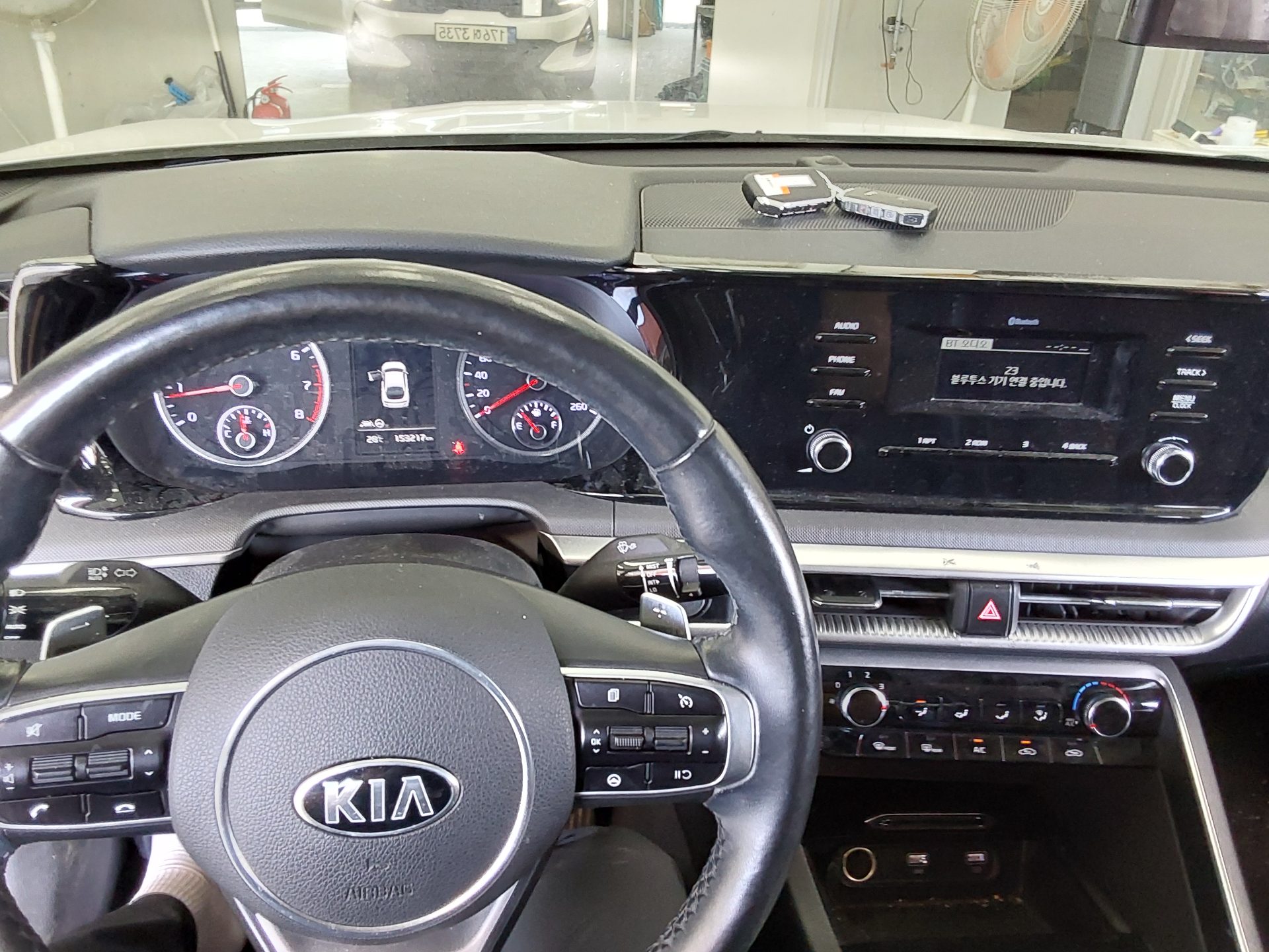 2021 - kia k5