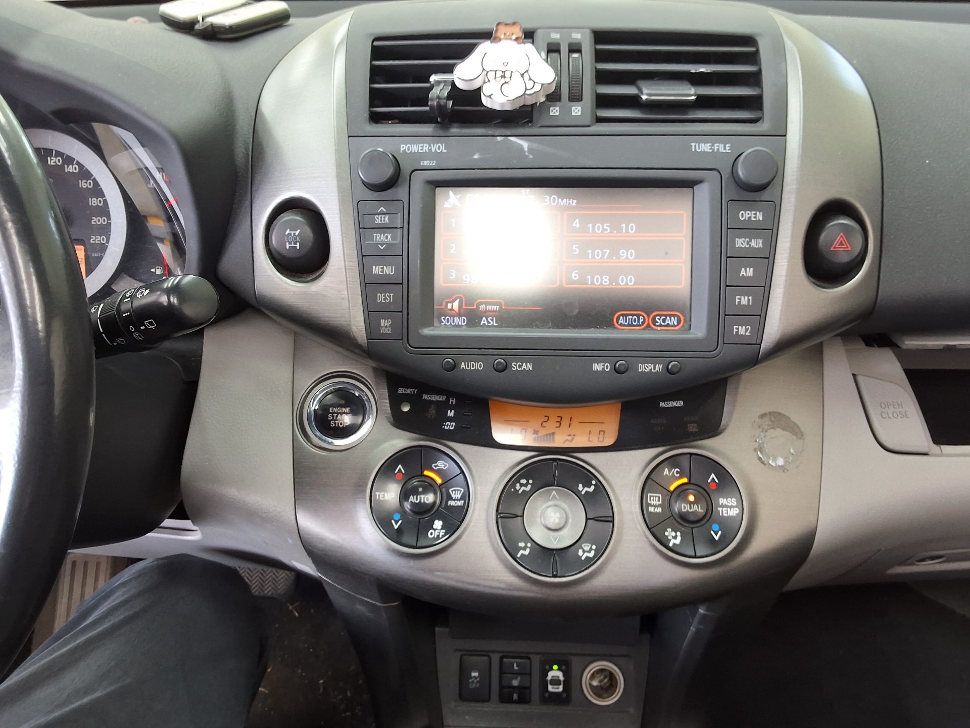 2010 - toyota rav4
