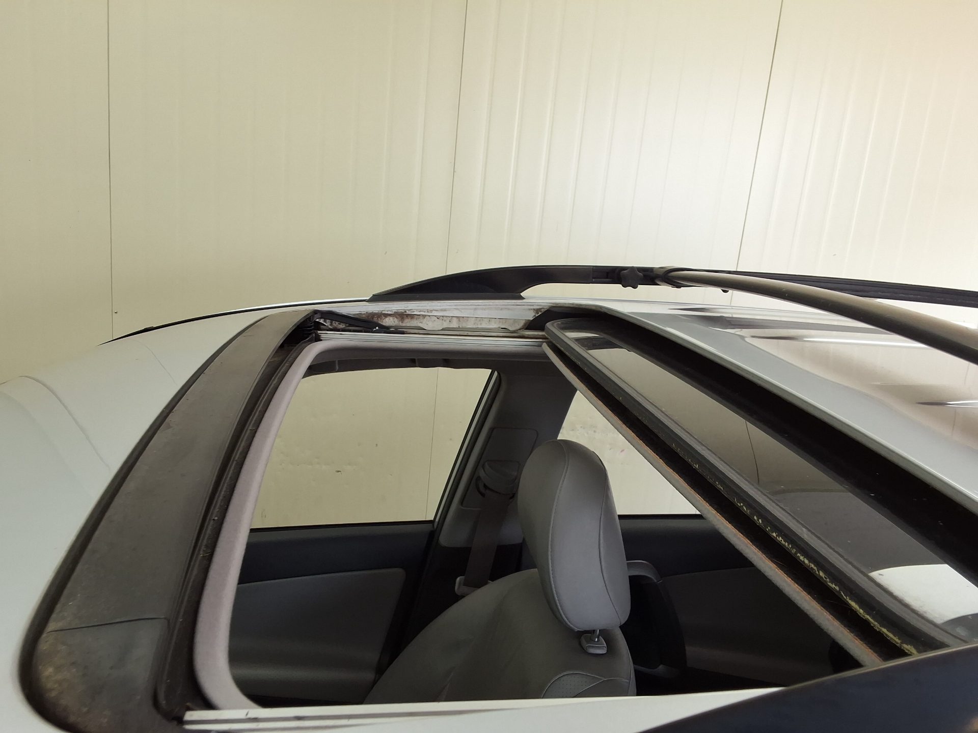 2010 - toyota rav4