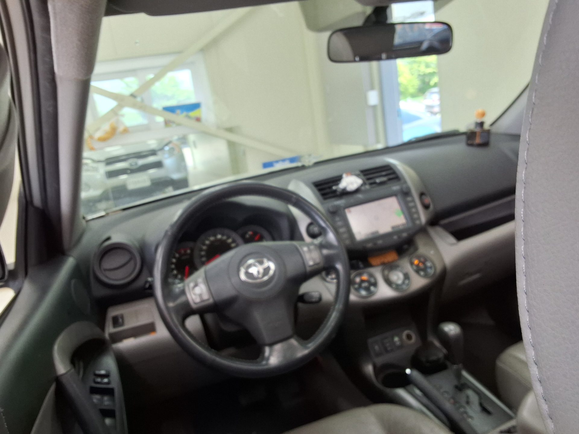 2010 - toyota rav4