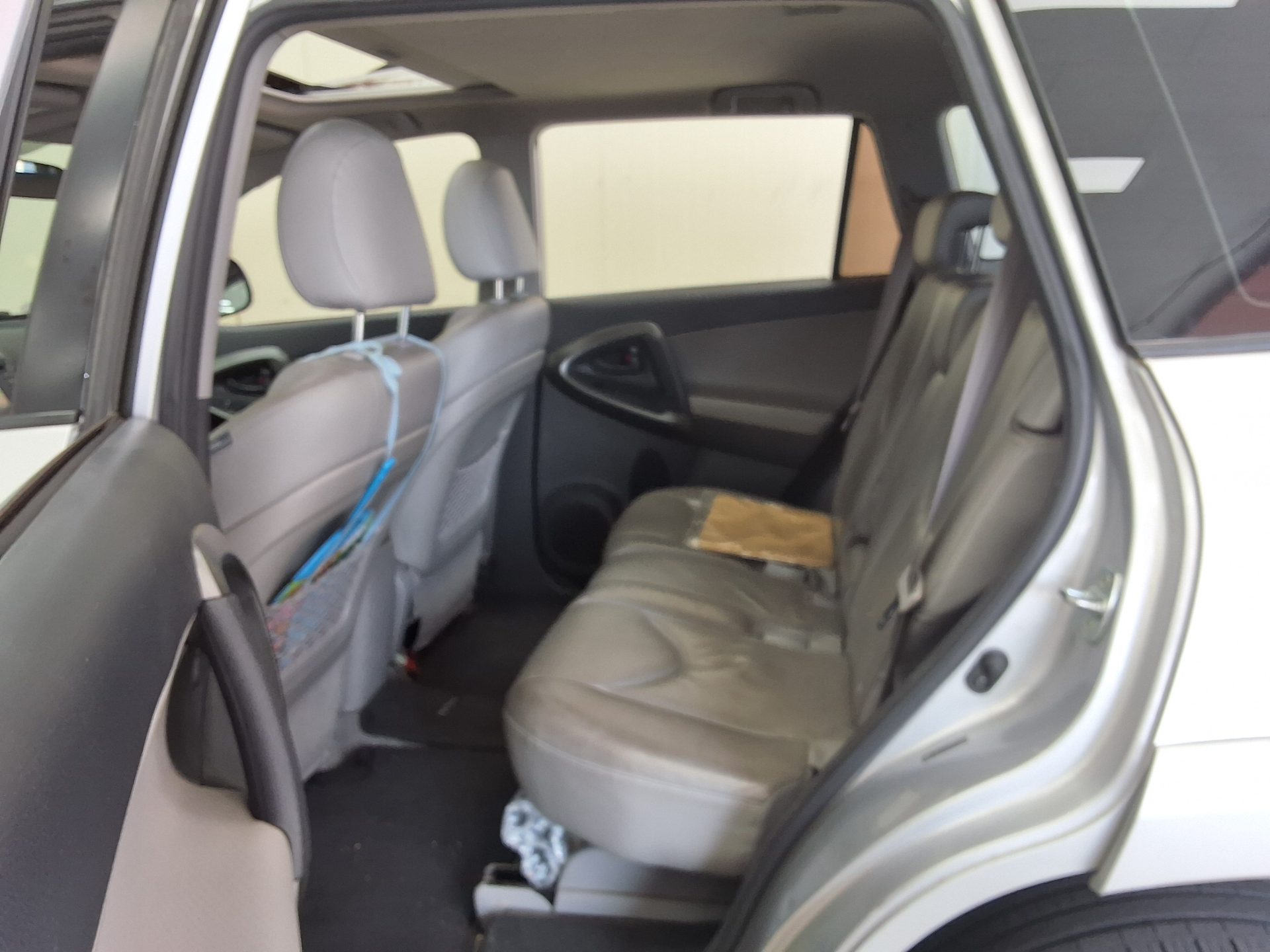 2010 - toyota rav4