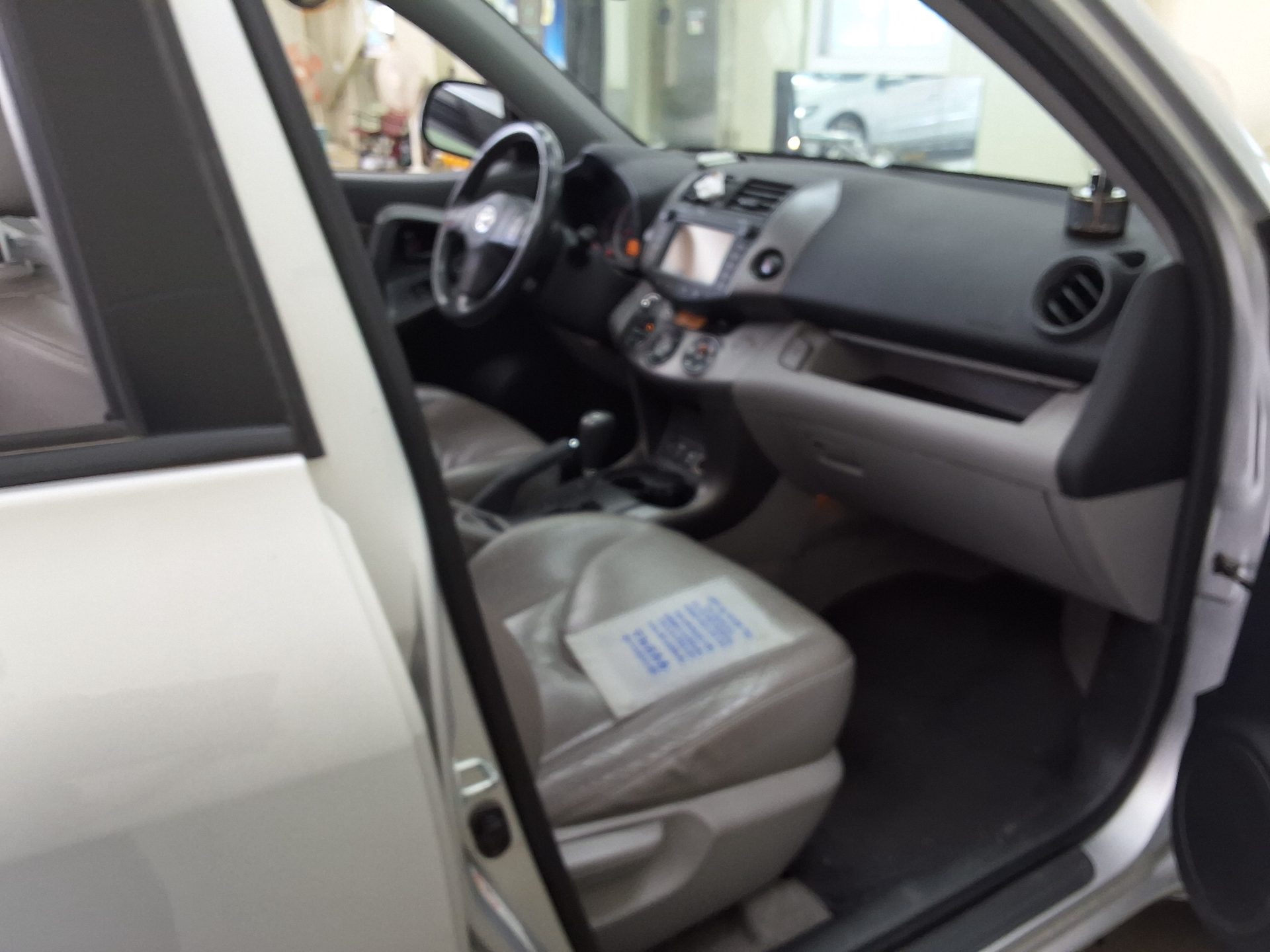 2010 - toyota rav4