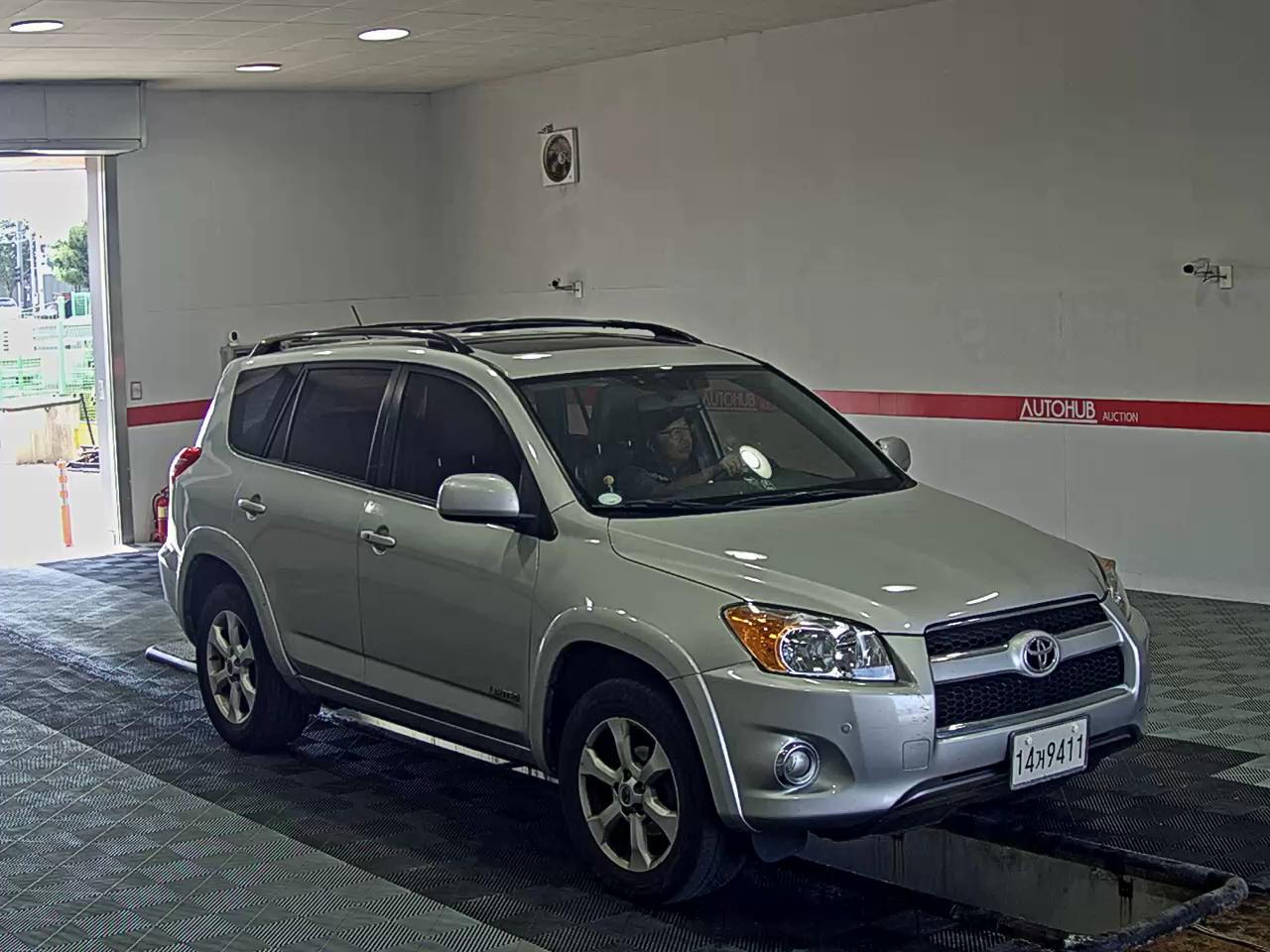 2010 - toyota rav4