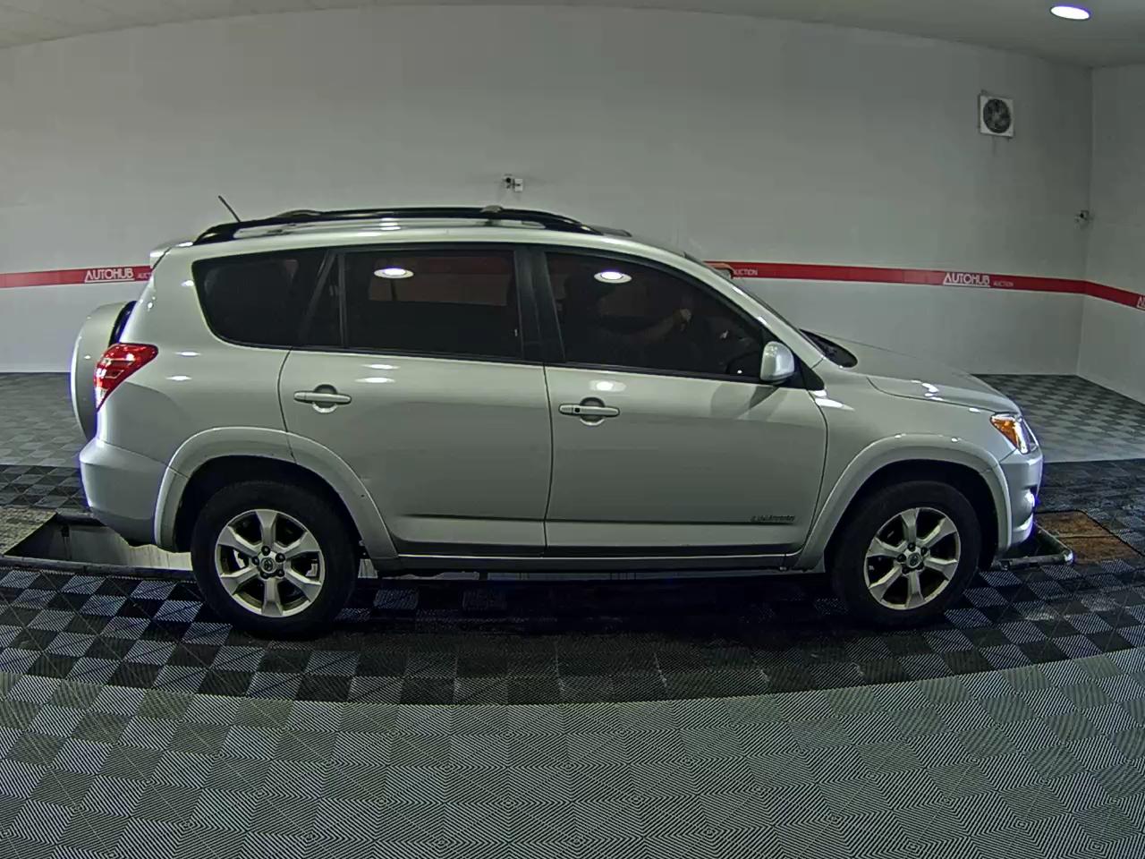 2010 - toyota rav4