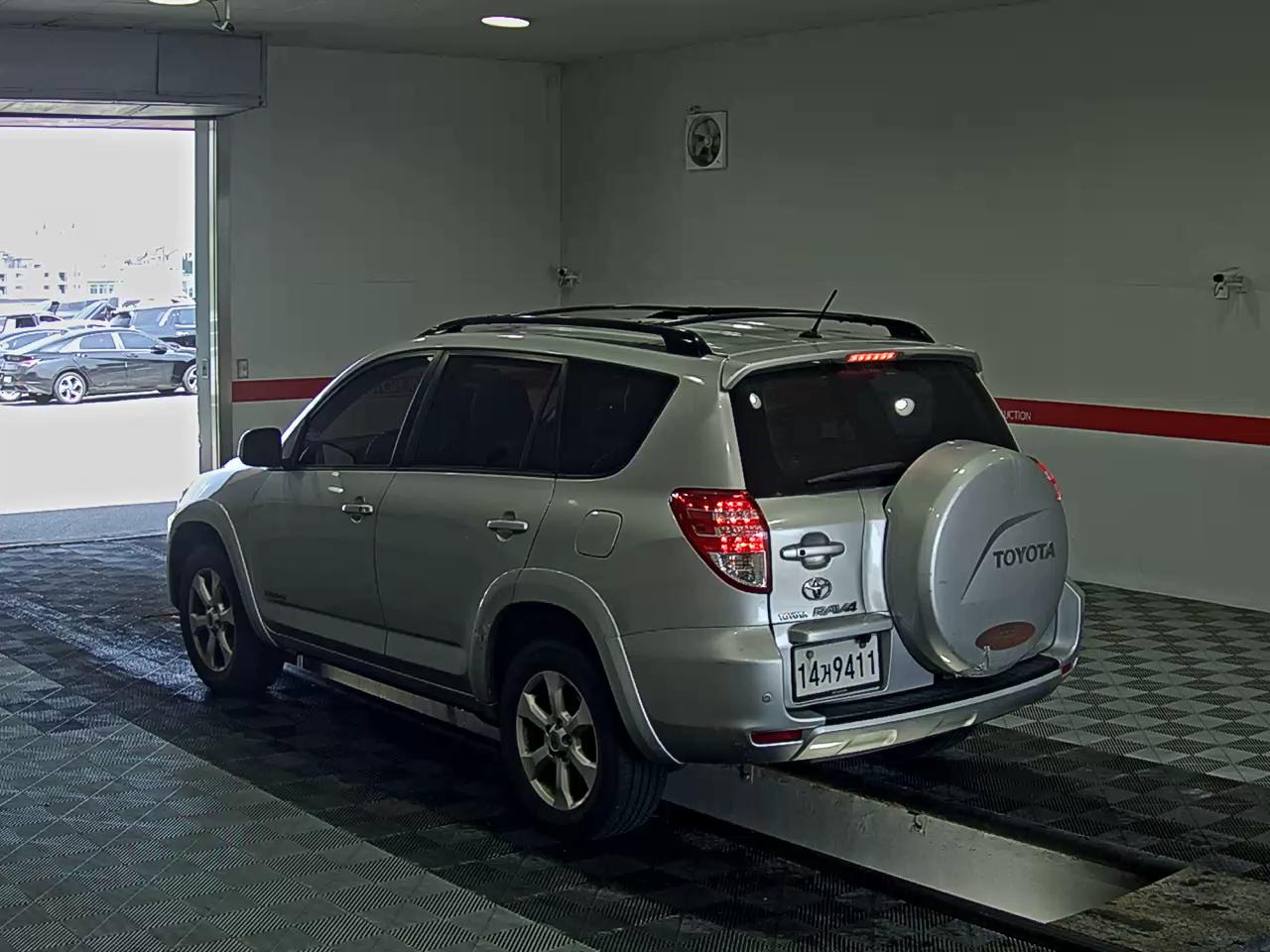 2010 - toyota rav4